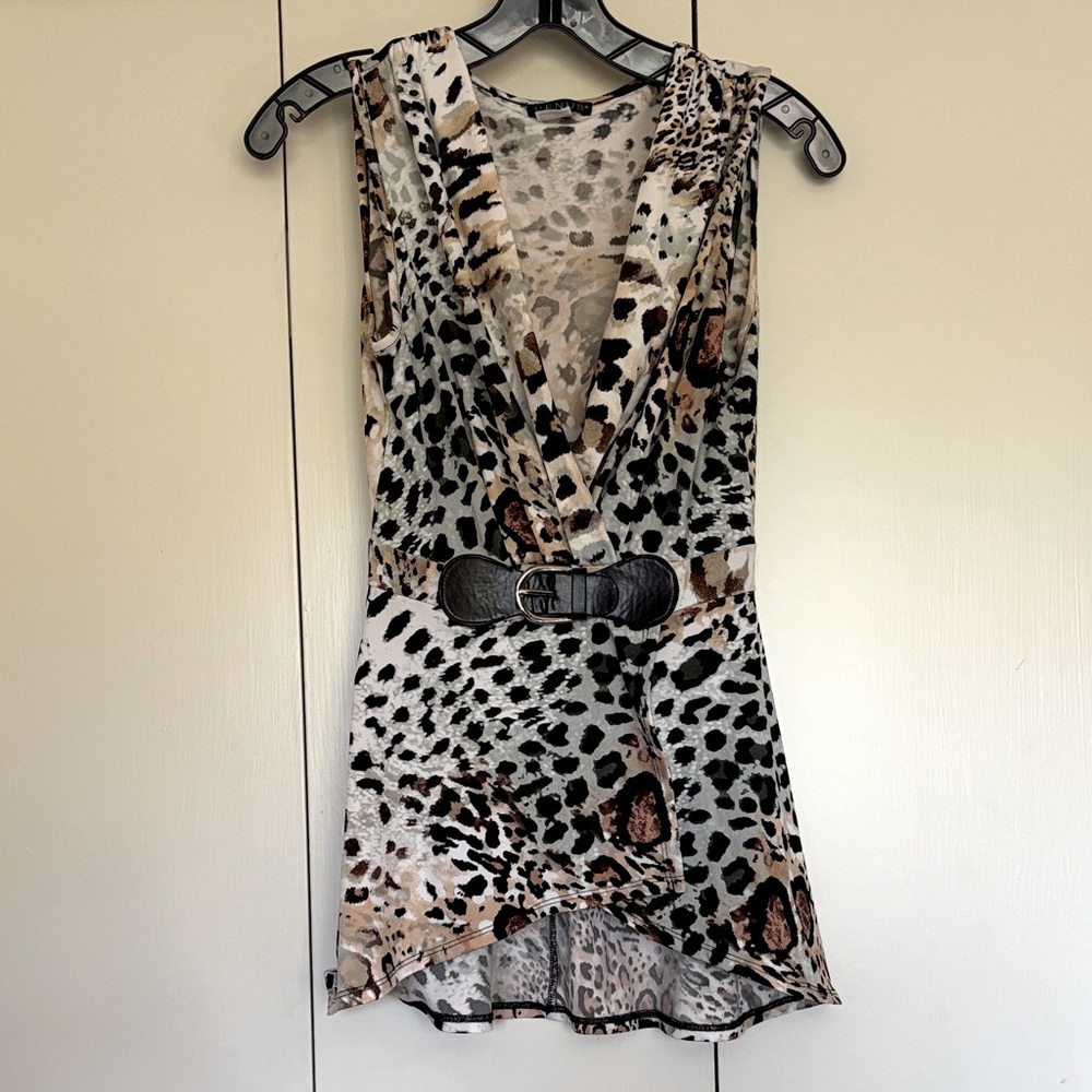 VENUS Animal Print High Low Blouse with Belt - XS